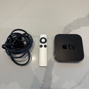 Apple TV (3rd Generation) Model A1469 with Remote And Power Cord